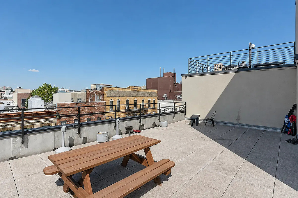 286 Stanhope Street - Photo 13