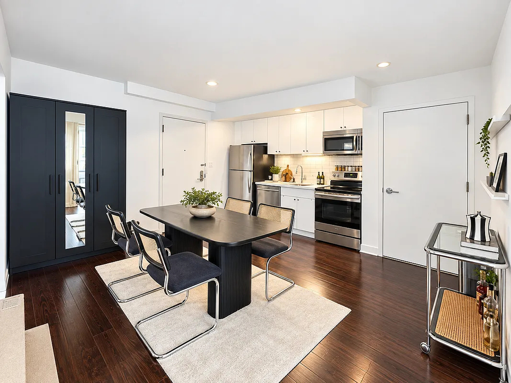 286 Stanhope Street - Photo 1