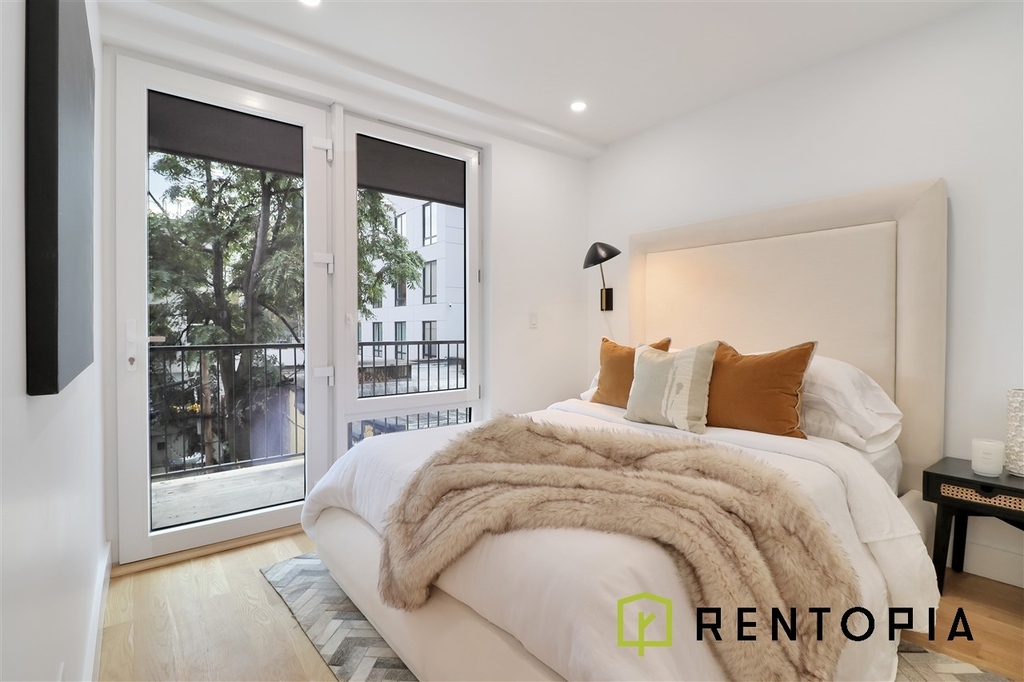 350 Meeker Avenue #5B - Photo 1