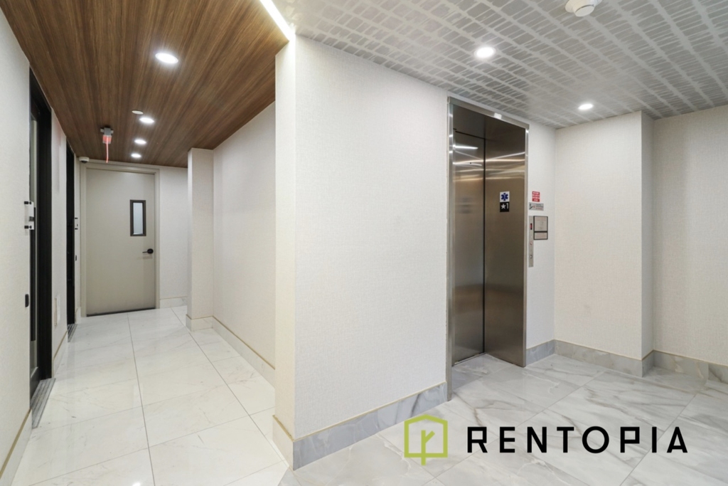 350 Meeker Avenue #5B - Photo 9