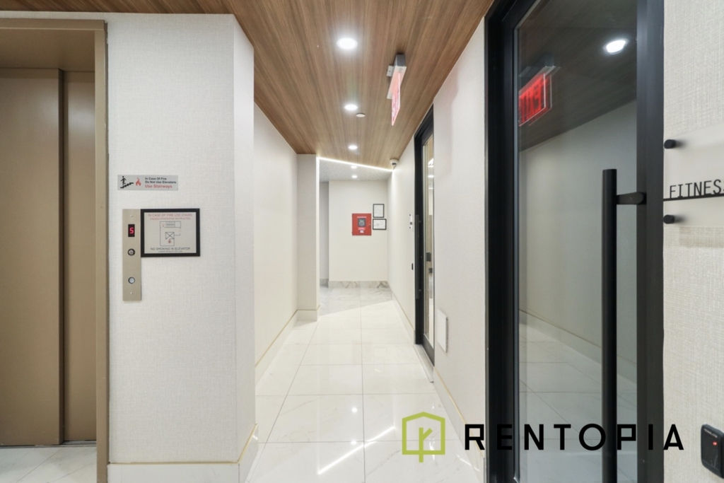 350 Meeker Avenue #5B - Photo 8