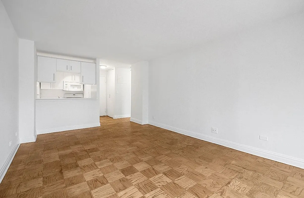 71st and 1st avenue - Photo 1