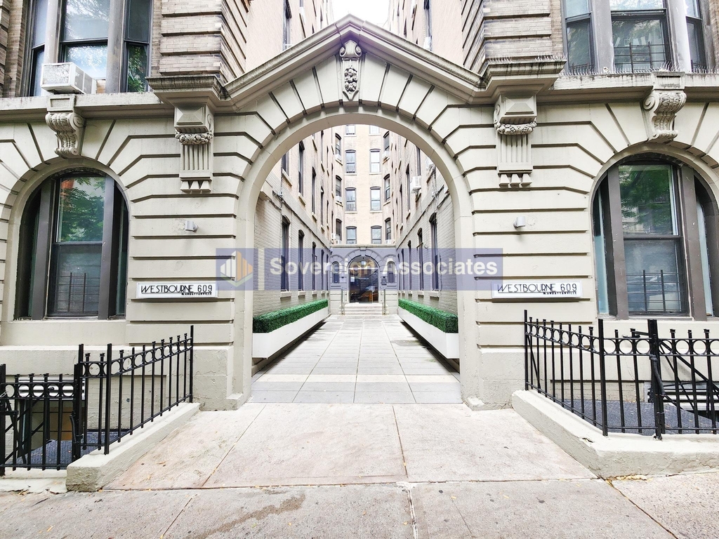 609 West 137th Street - Photo 10