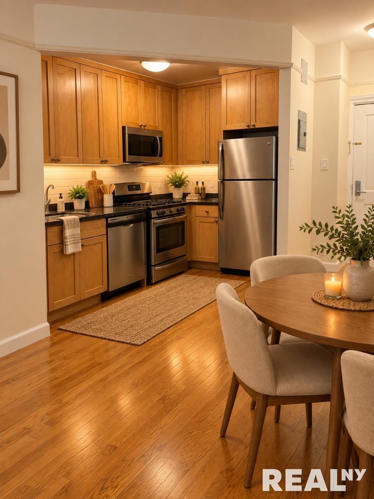 W 13th St - Photo 1
