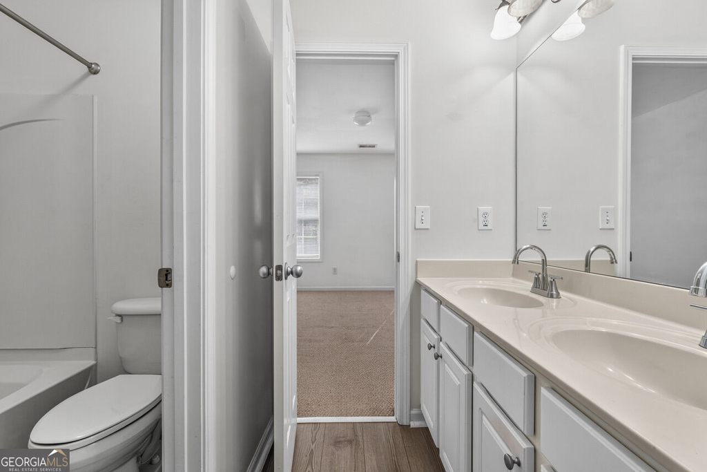 1201 Shelborne Way - Photo 8