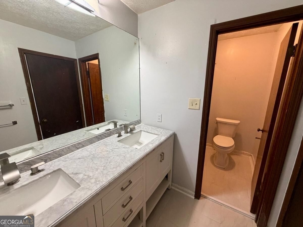 380 Shelton Woods Court - Photo 16