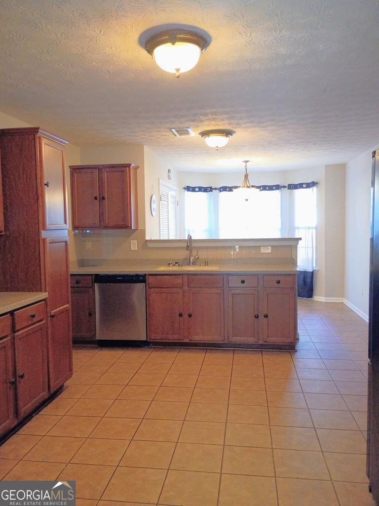 295 Vaness Drive - Photo 4