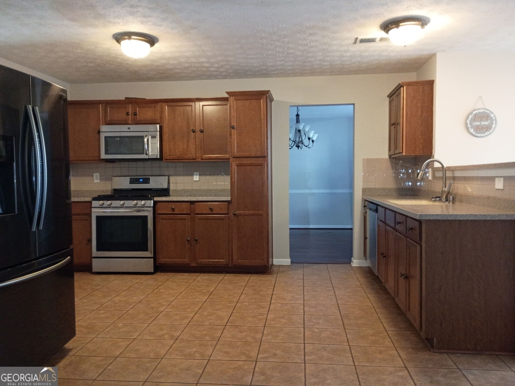 295 Vaness Drive - Photo 5