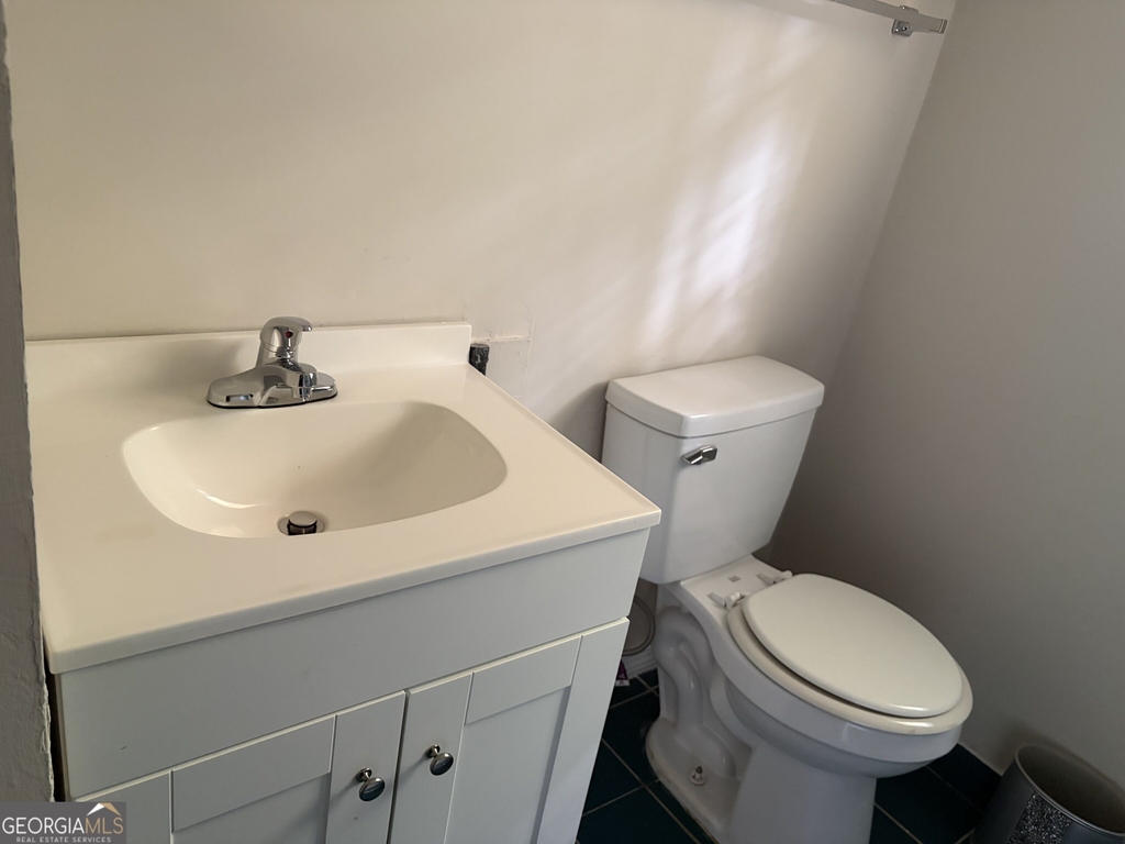1379 Wills Place - Photo 4