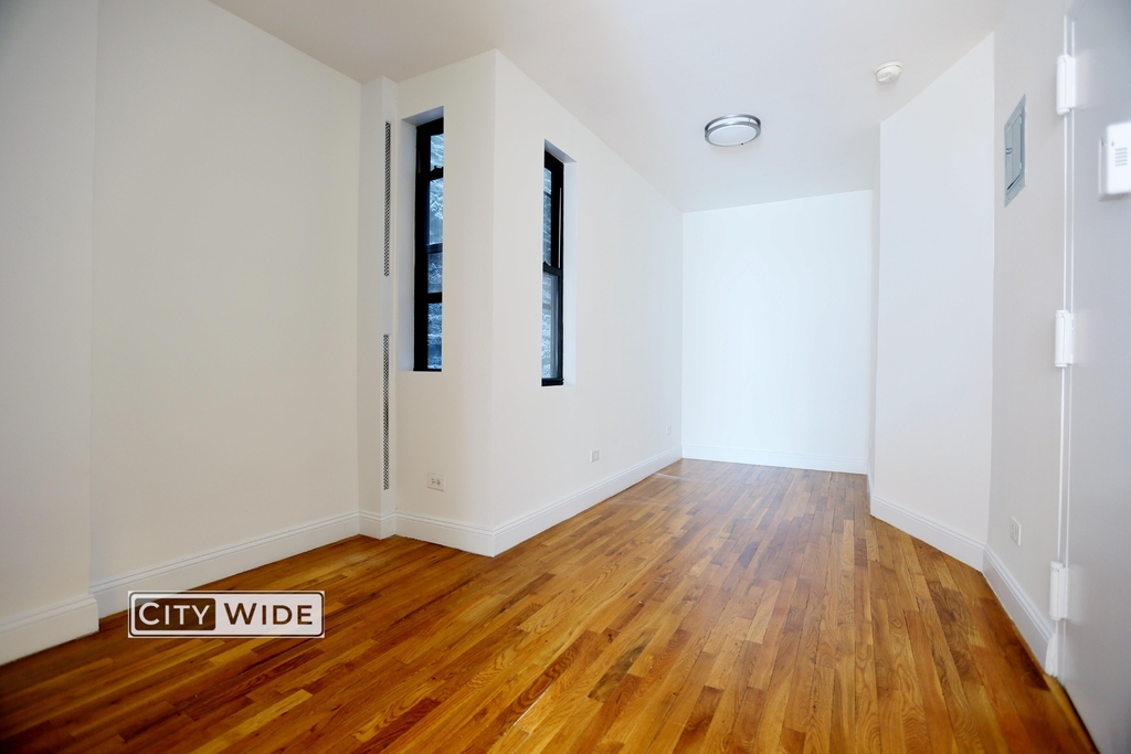 222 East 89th Street - Photo 6