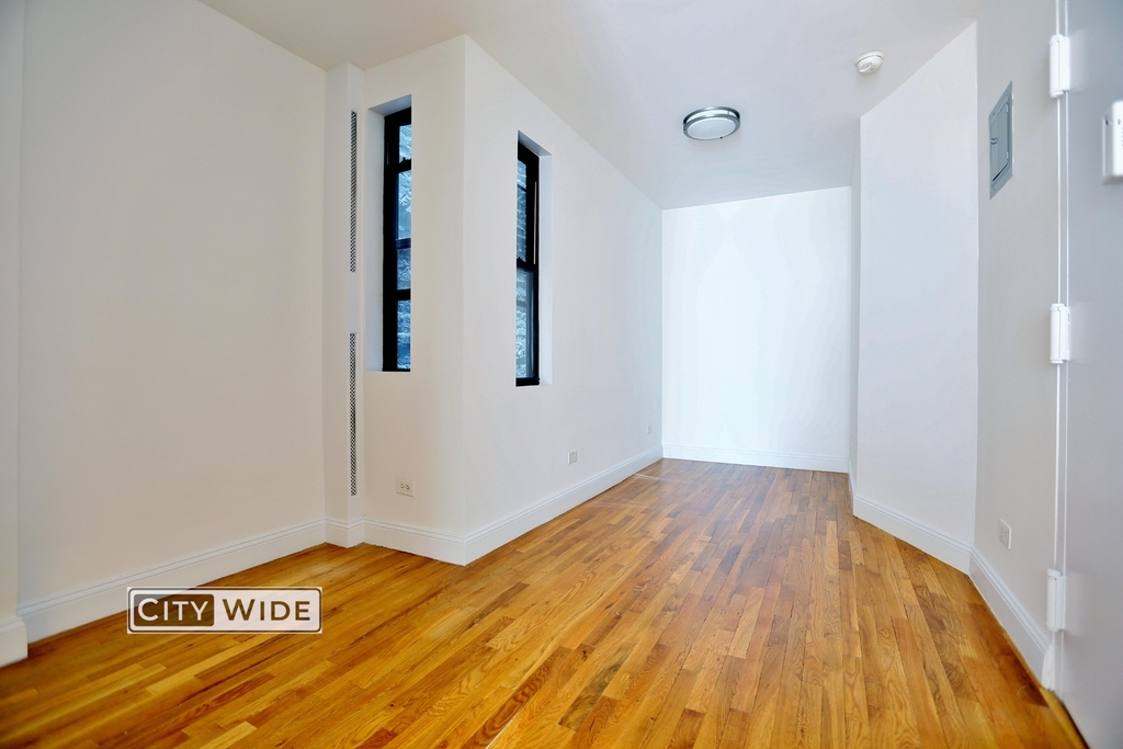 222 East 89th Street - Photo 2