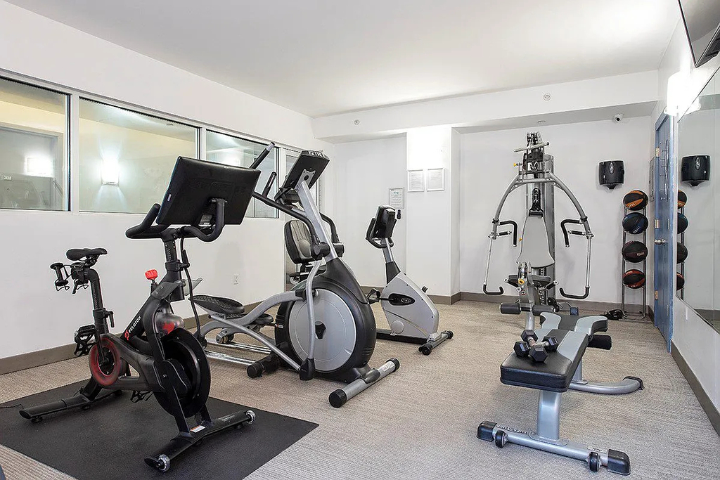 454 Manhattan Avenue - Photo 6