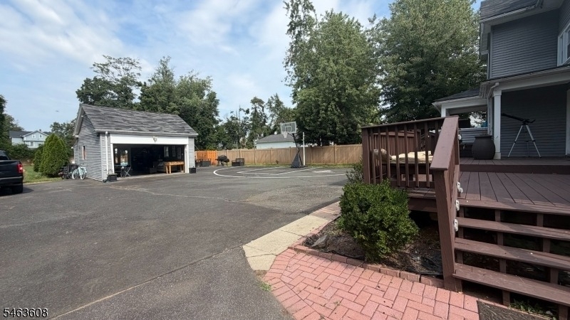 652 W 8th St - Photo 6