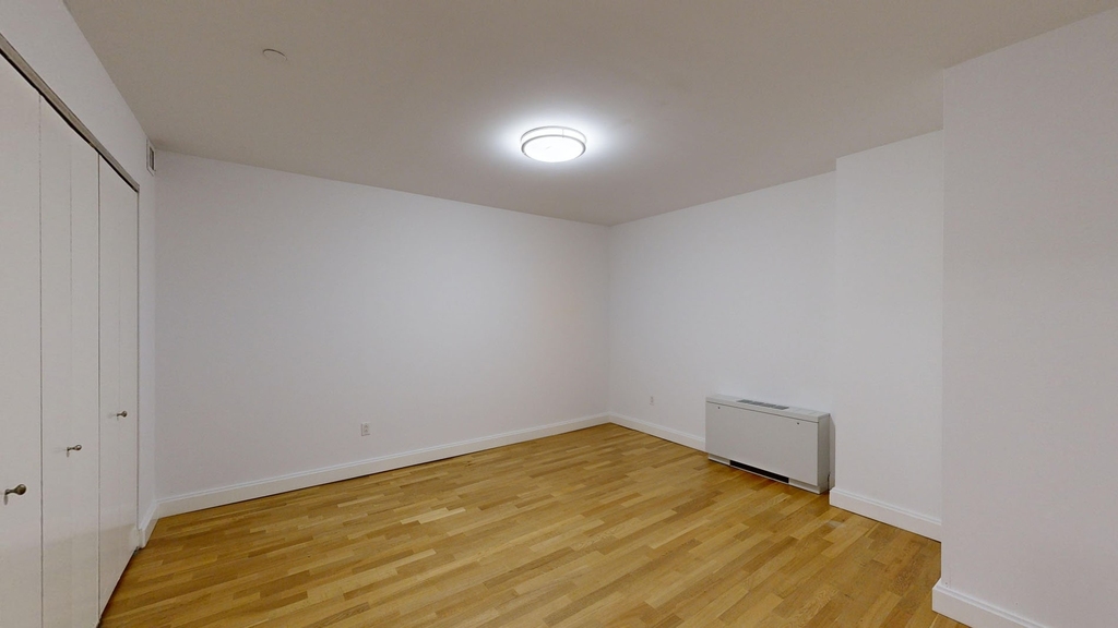 10 Hanover Square - Photo 3