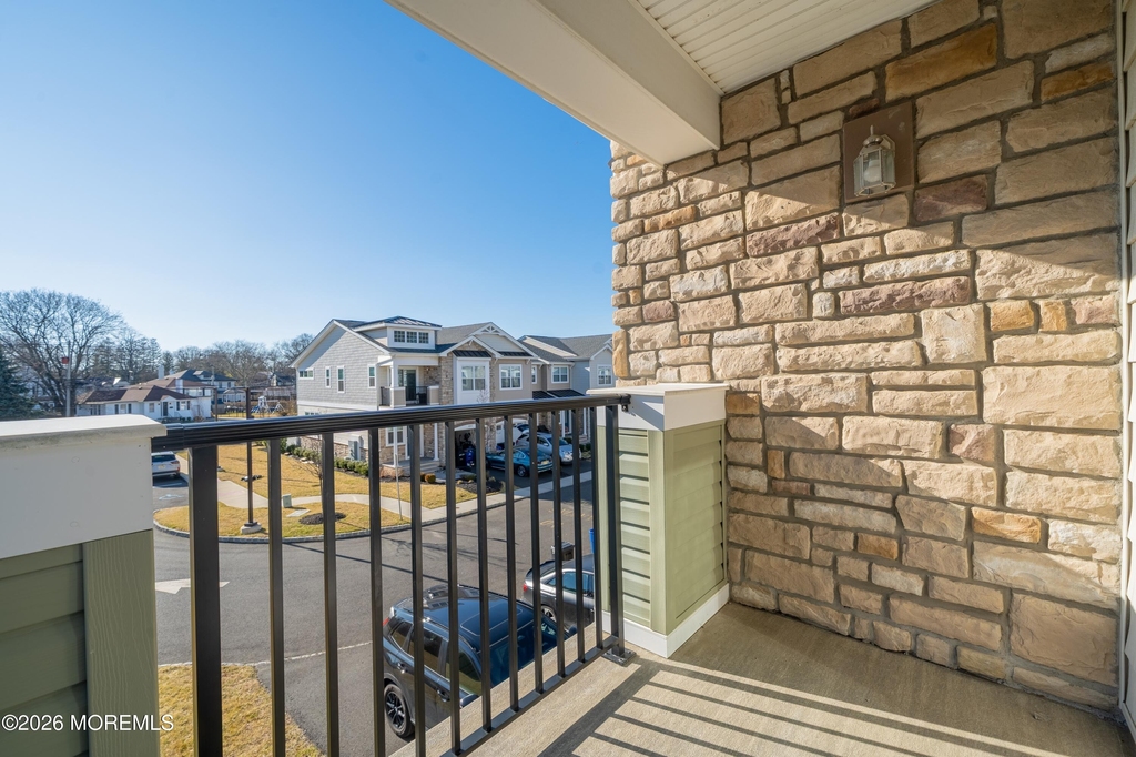 221 Brighton Avenue - Photo 18