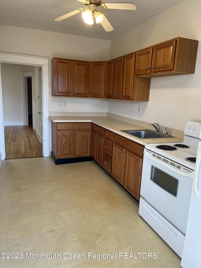 1214 3rd Avenue - Photo 3