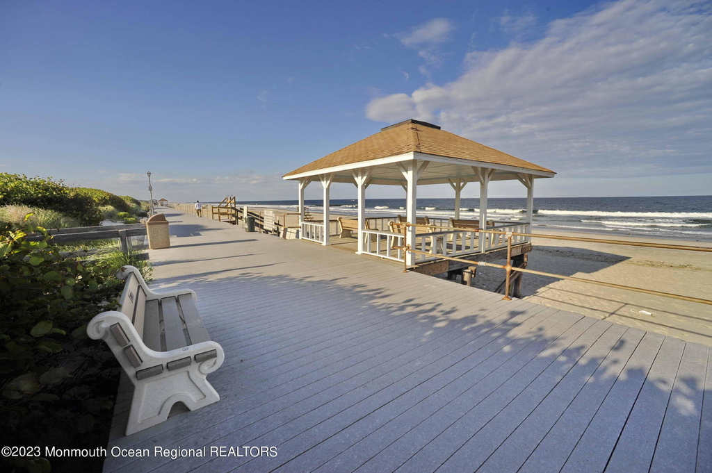 1214 3rd Avenue - Photo 0