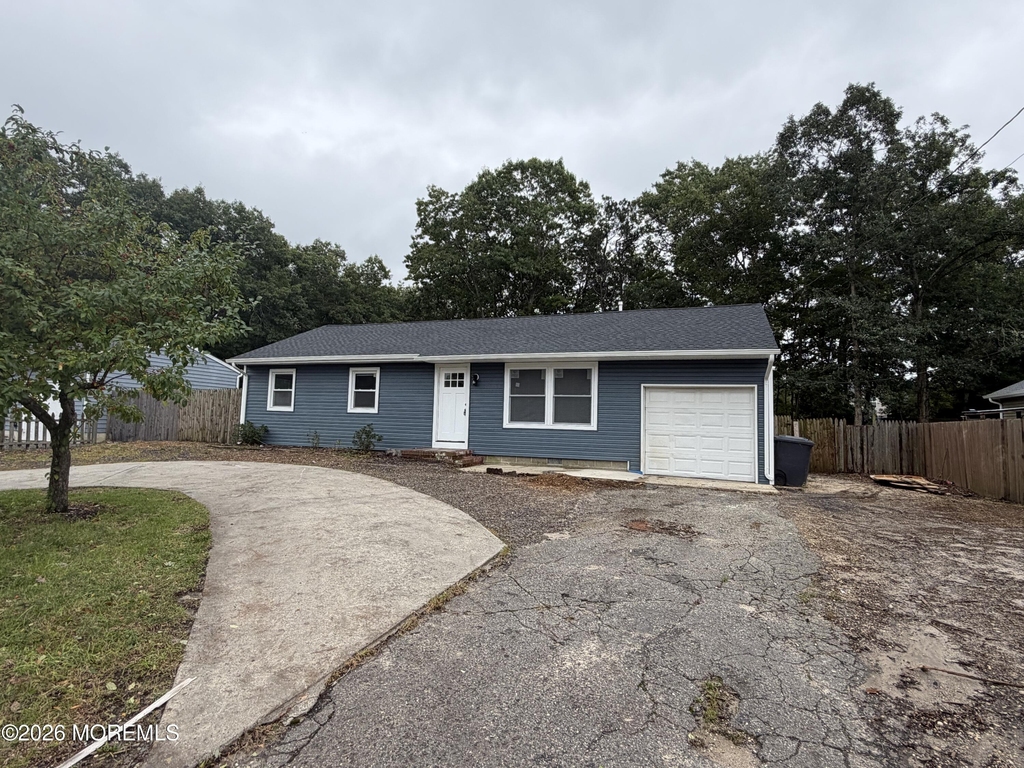135 Nautilus Drive - Photo 0