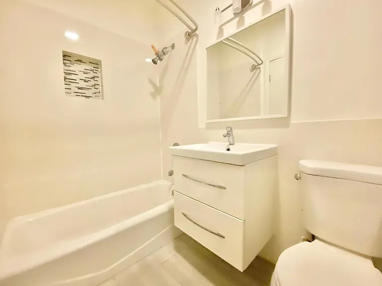 3192 West 7th Street - Photo 2