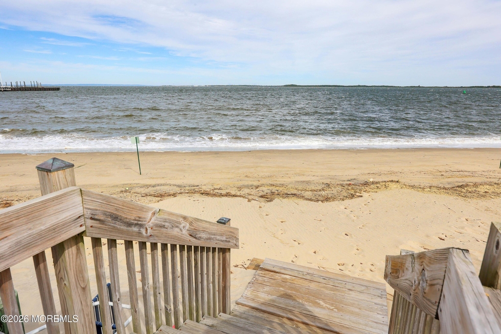 330 Shore Drive - Photo 27