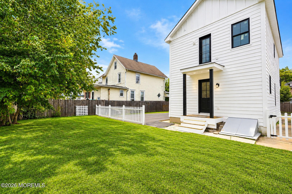 108 Catherine Street - Photo 12