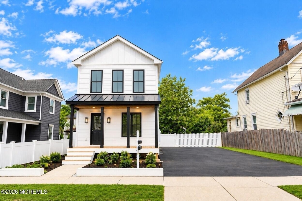 108 Catherine Street - Photo 2
