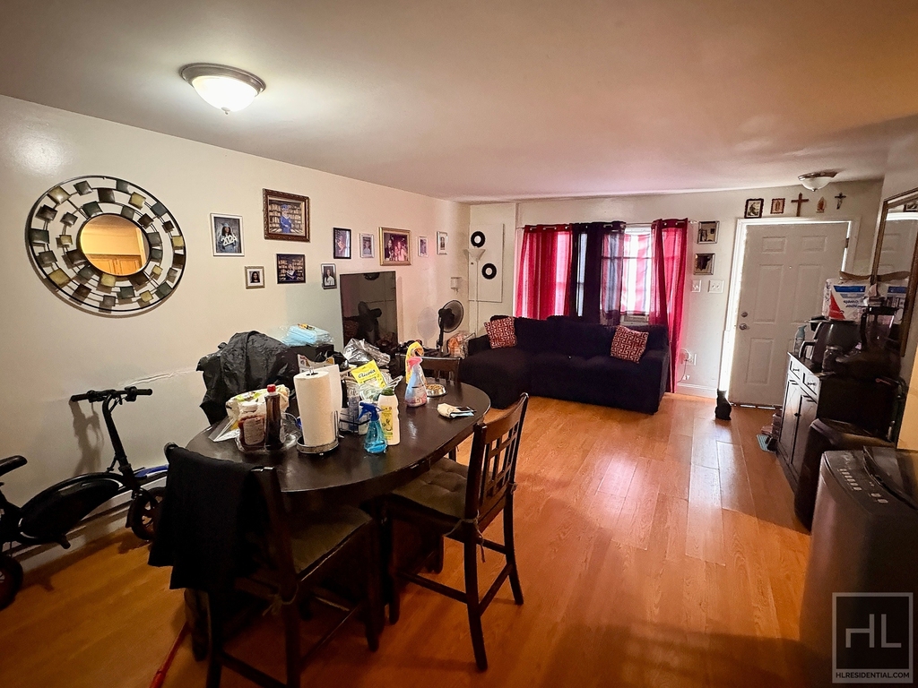East 140 Street - Photo 7