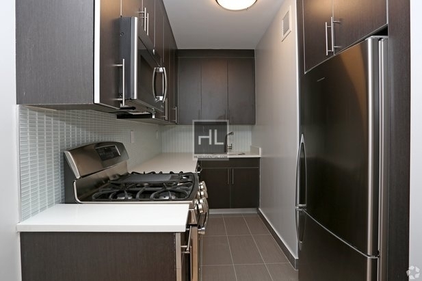 West 53 Street - Photo 0
