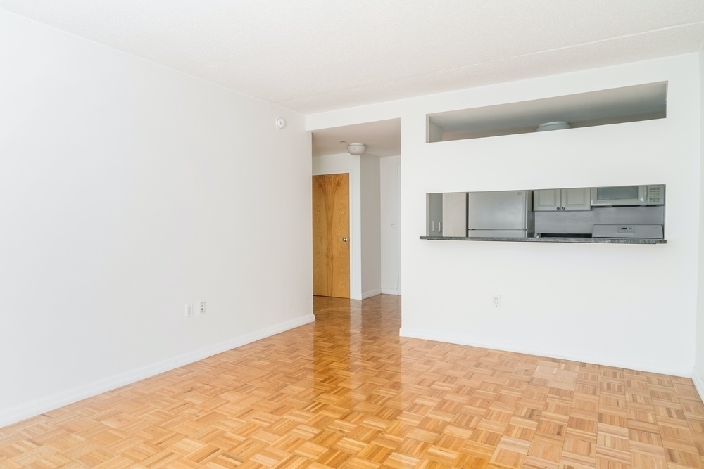 West 48th Street - Photo 1