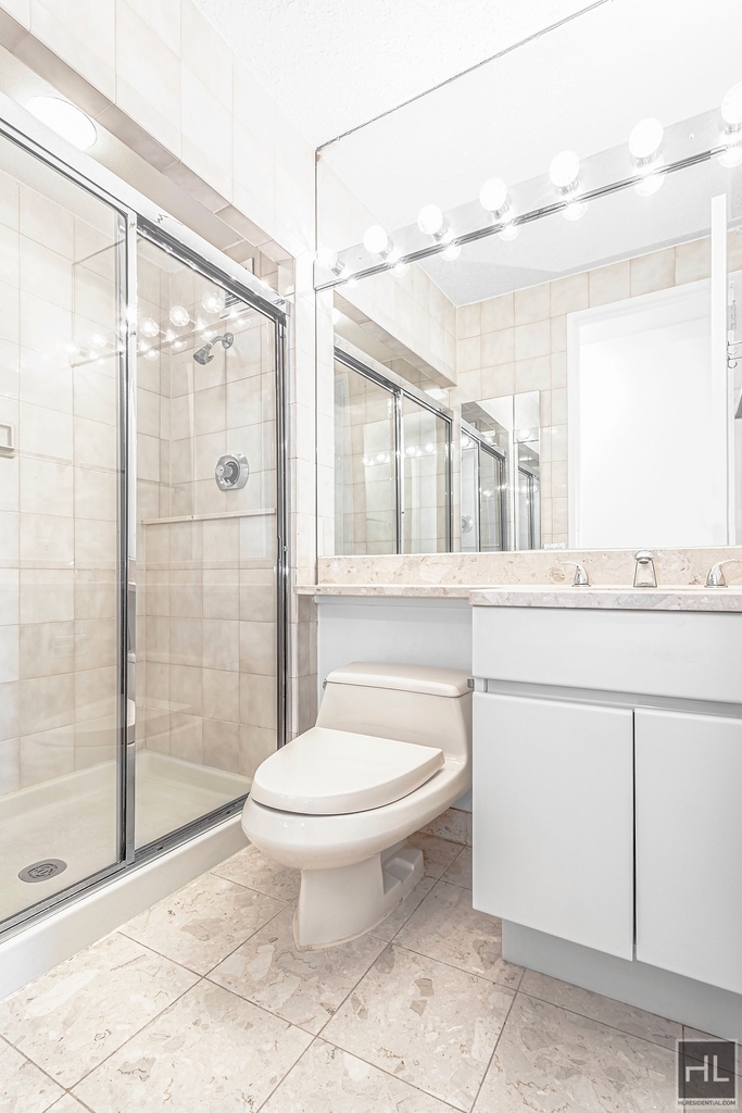 East 58th Street - Photo 4