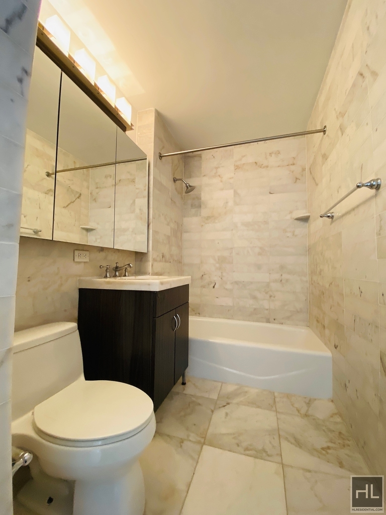 West 37th Street - Photo 3