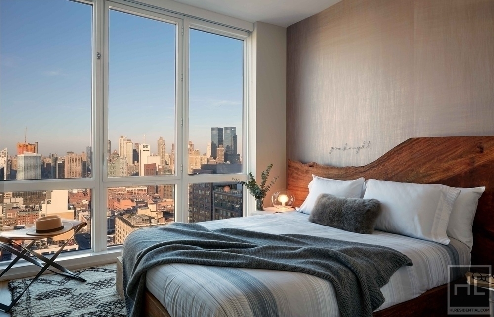 West 42 Street - Photo 1