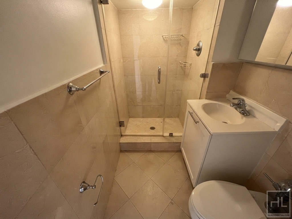 East 79th Street - Photo 2