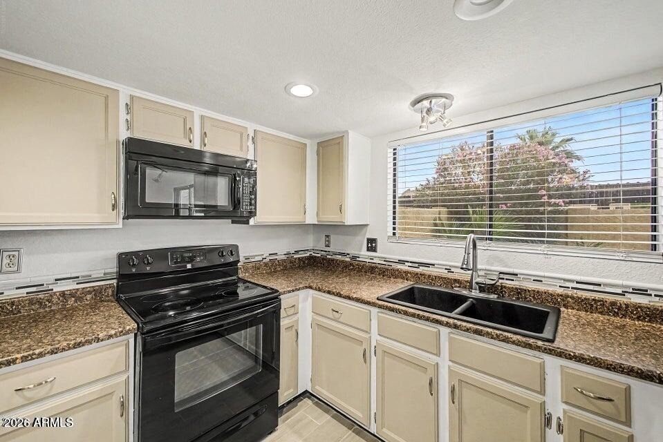 5816 W Crocus Drive - Photo 12