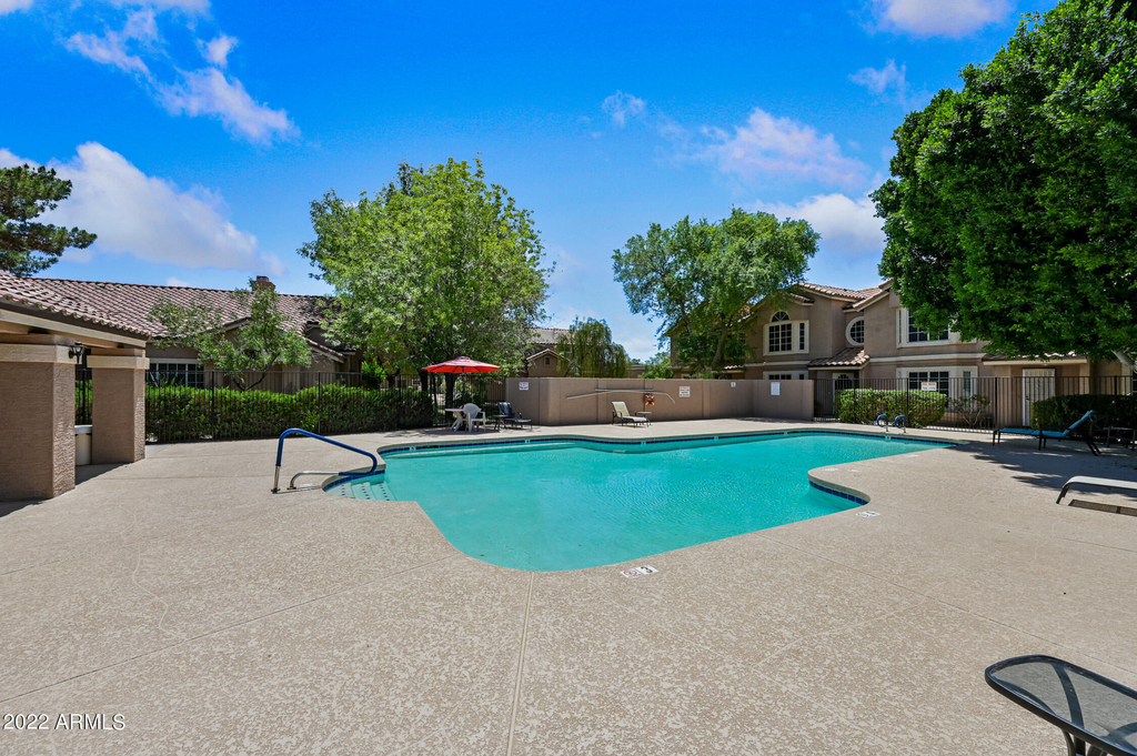 2875 W Highland Street - Photo 27