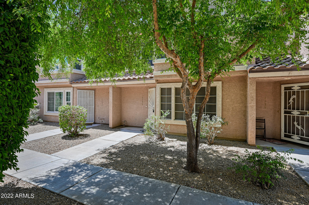 2875 W Highland Street - Photo 0