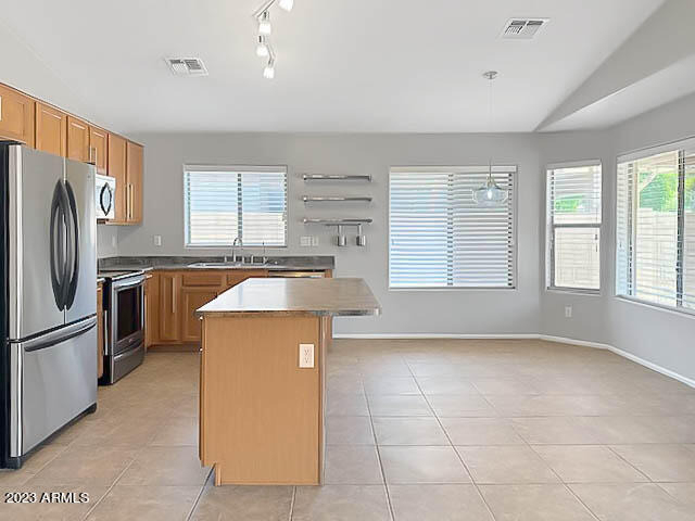 1953 S 174th Lane - Photo 4