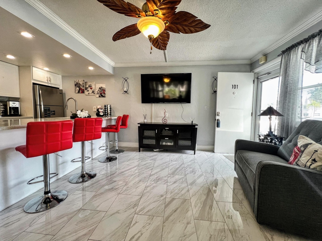625 Antioch Avenue - Photo 2