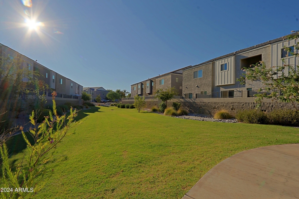2231 W Laurie Lane - Photo 24