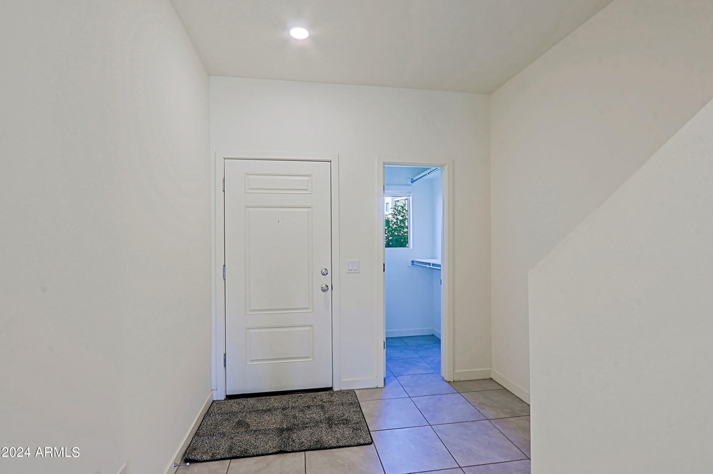 2231 W Laurie Lane - Photo 2