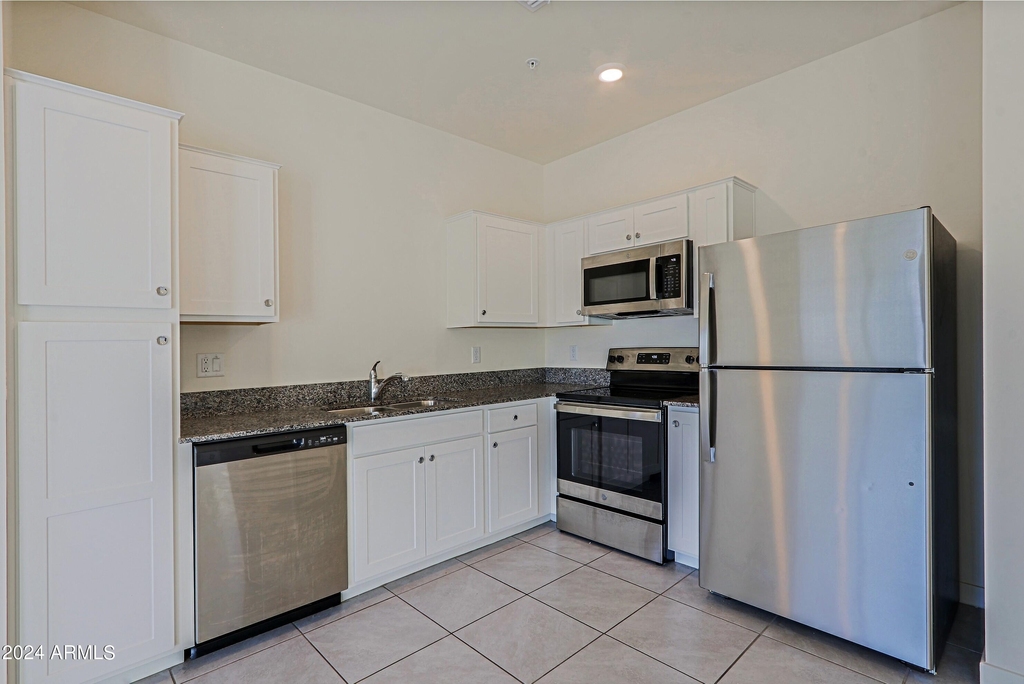 2231 W Laurie Lane - Photo 6
