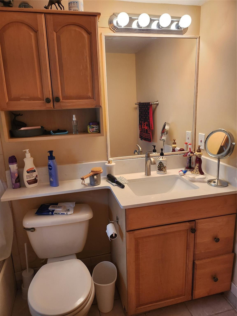 104 Westbury E - Photo 11