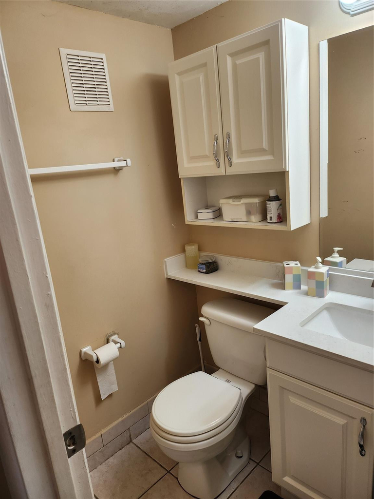 104 Westbury E - Photo 20