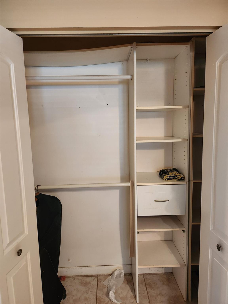 104 Westbury E - Photo 10
