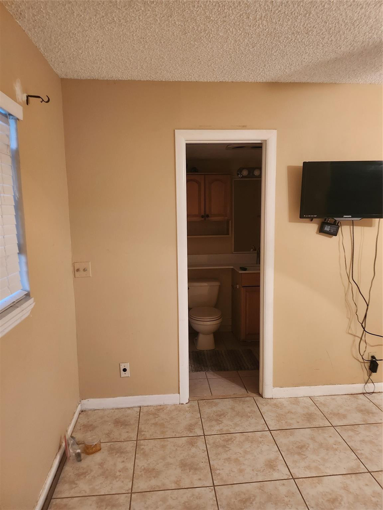 104 Westbury E - Photo 16