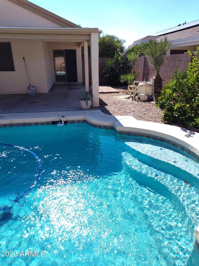 5824 E Valley View Drive - Photo 0