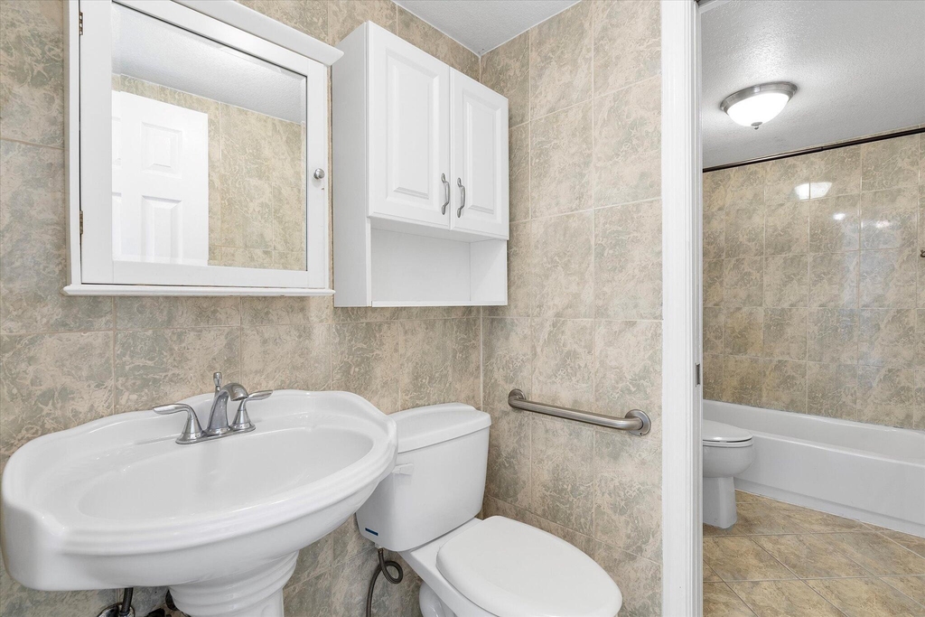 2138 Sw 6 Street - Photo 13
