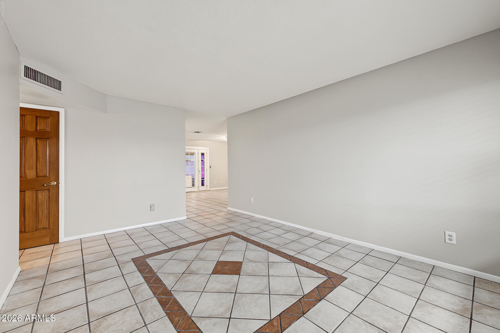 10014 N 87th Lane - Photo 3