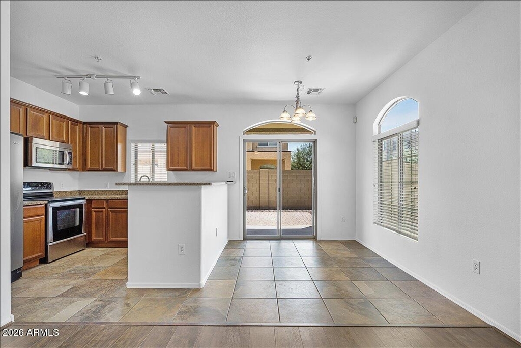 2402 E 5th Street - Photo 6