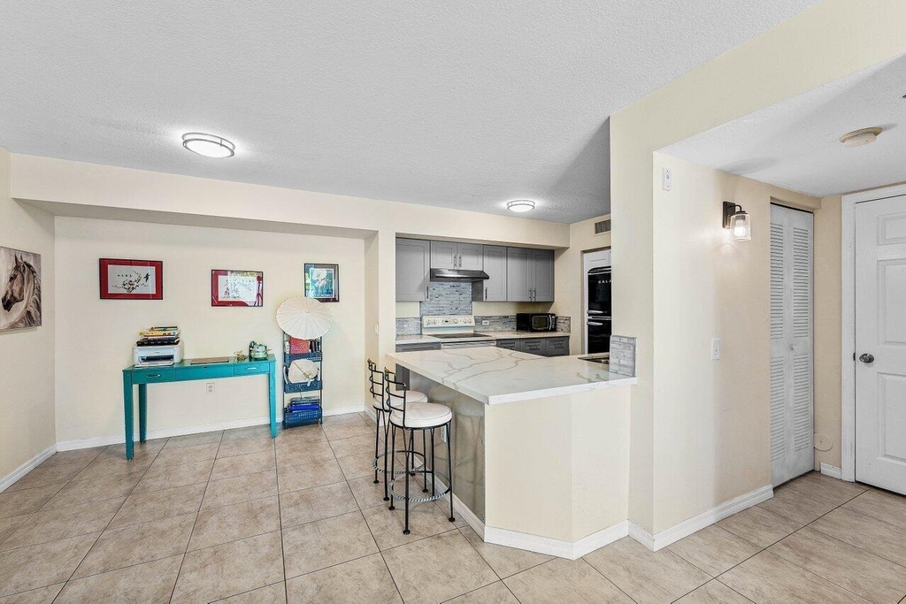 603 Villa Circle - Photo 2